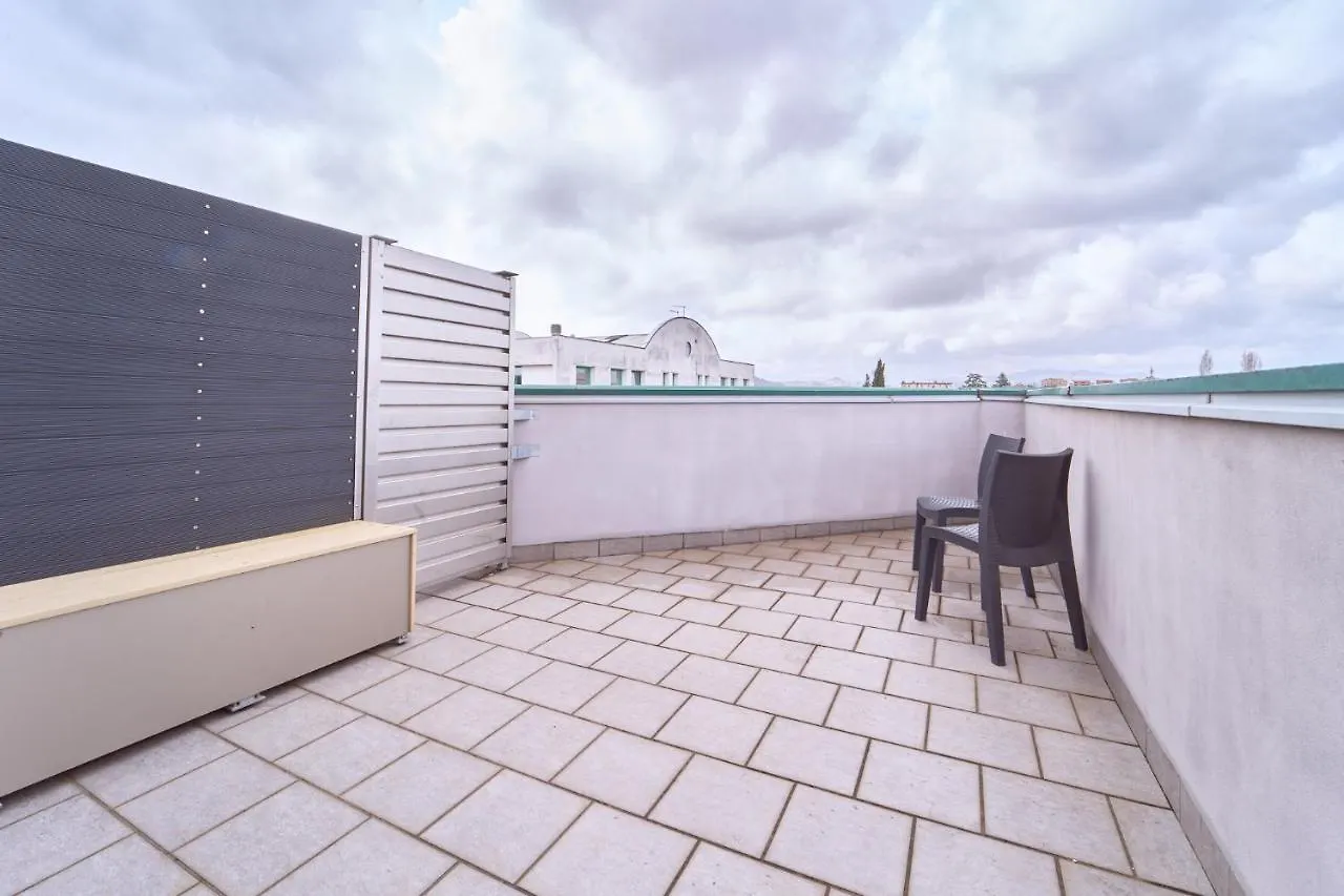 Firmafede Guest House Sarzana